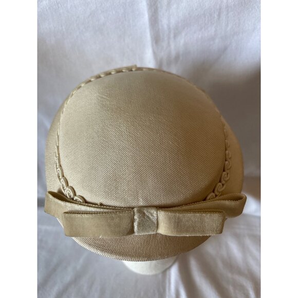 Vintage 1950s Beige Womens Pillbox Hat With Bow & Trimmed Edge Detail - Picture 4 of 12